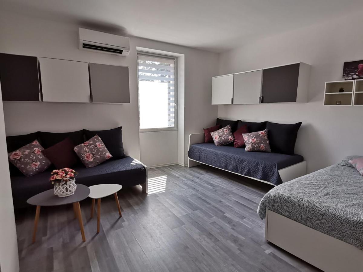 Sun Kissed Apartment โคเปร์ ภายนอก รูปภาพ