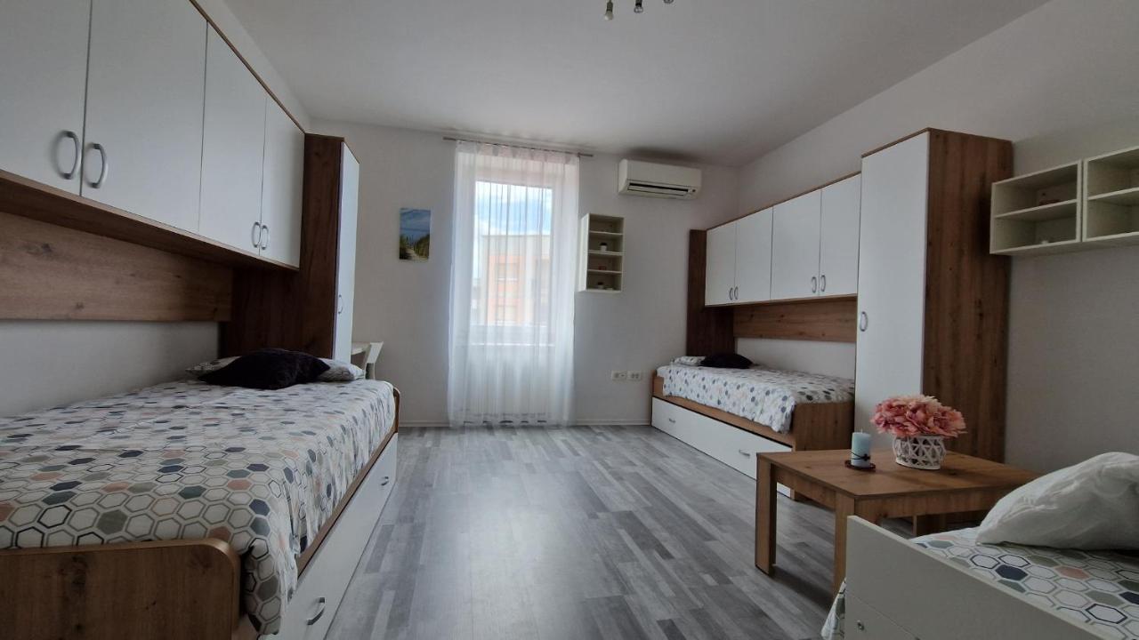 Sun Kissed Apartment โคเปร์ ภายนอก รูปภาพ
