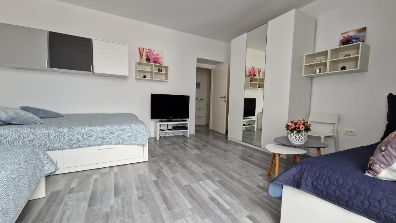 Sun Kissed Apartment โคเปร์ ภายนอก รูปภาพ